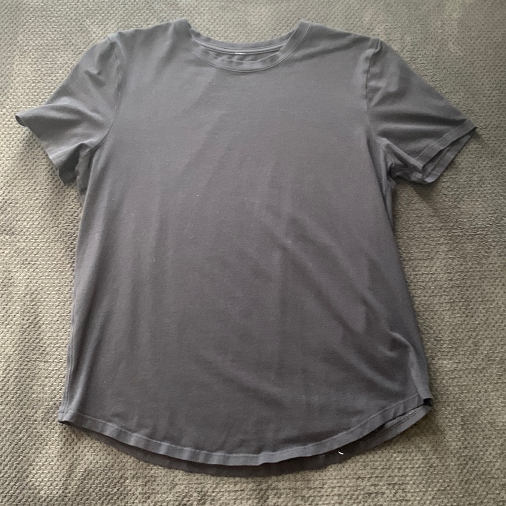 Lululemon Love Crew T-Shirt. Size 6. Color Black.